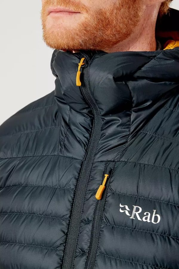 Rab_Microlight_Alpine_Jacket_Beluga_on_model_collar