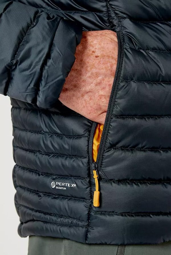 Rab_Microlight_Alpine_Jacket_Beluga_on_model_pocket