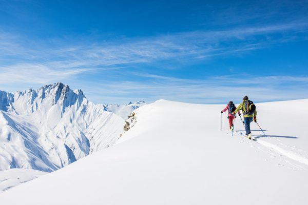 Skialpová bunda Rab Khroma Cirque při skialpovém výstupu