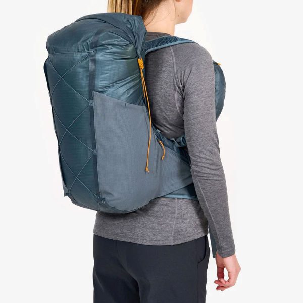 Ultralehký, nepromokavý batoh Montane Trailblazer LT 28 ideální pro jednodenní výlety, vyznavače fast and light a rychlých výstupů v horách.